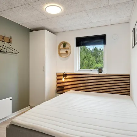 Дом отдыха 4 Bedroom Beautiful In Блаванн