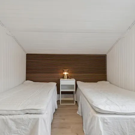 4 Bedroom Beautiful In Дом отдыха *