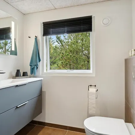 Дом отдыха 4 Bedroom Beautiful In *