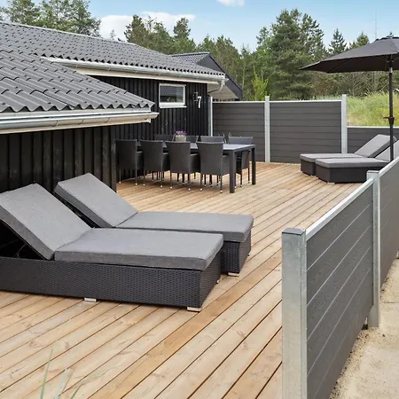 Дом отдыха 4 Bedroom Beautiful In